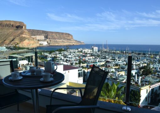 Apartment with Sea Views 1A